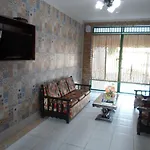 What are the best hotels near Praia do Futuro?